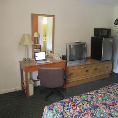 Middlefield Best Way Inn الغرفة الصورة