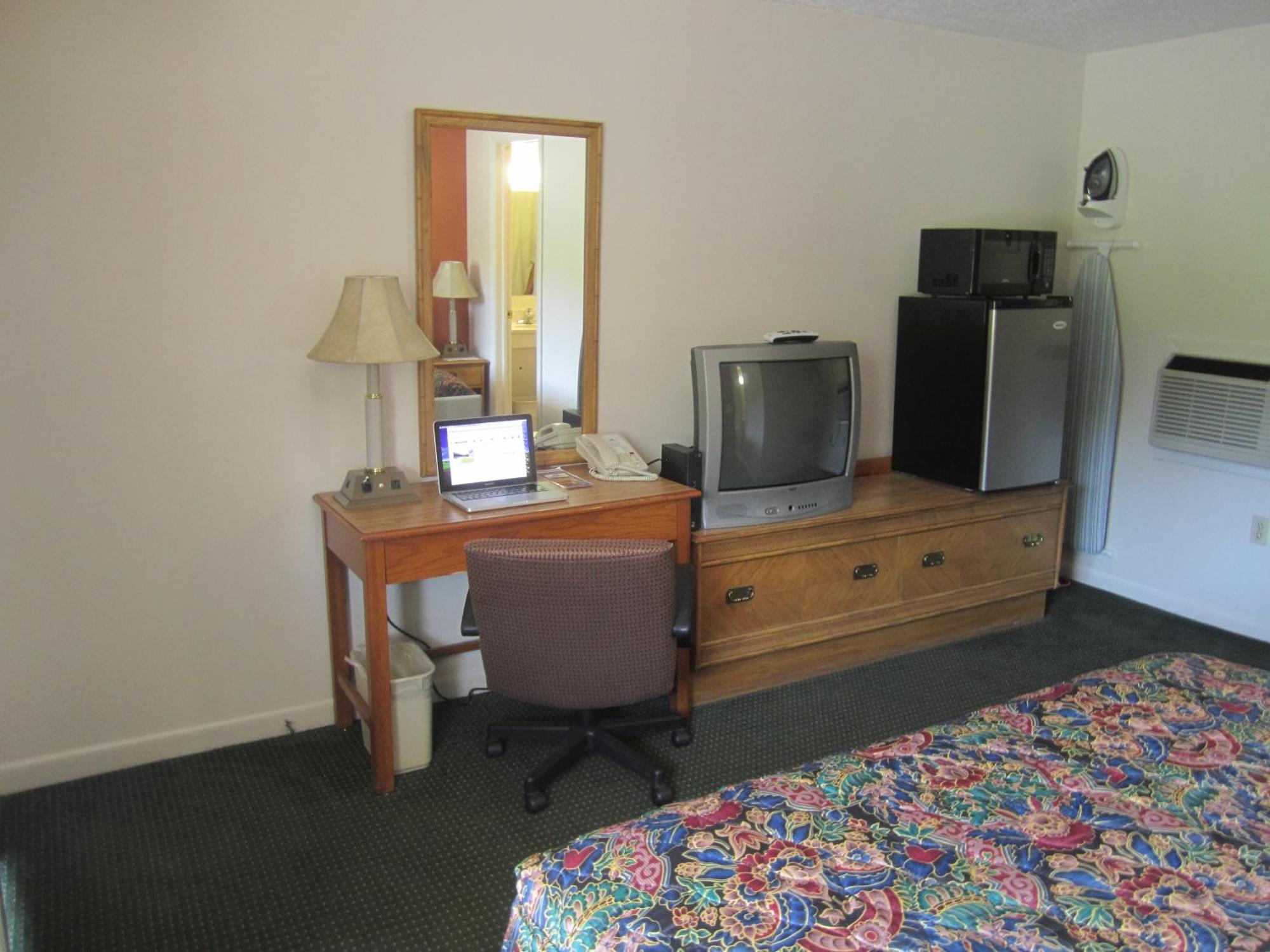 Middlefield Best Way Inn الغرفة الصورة
