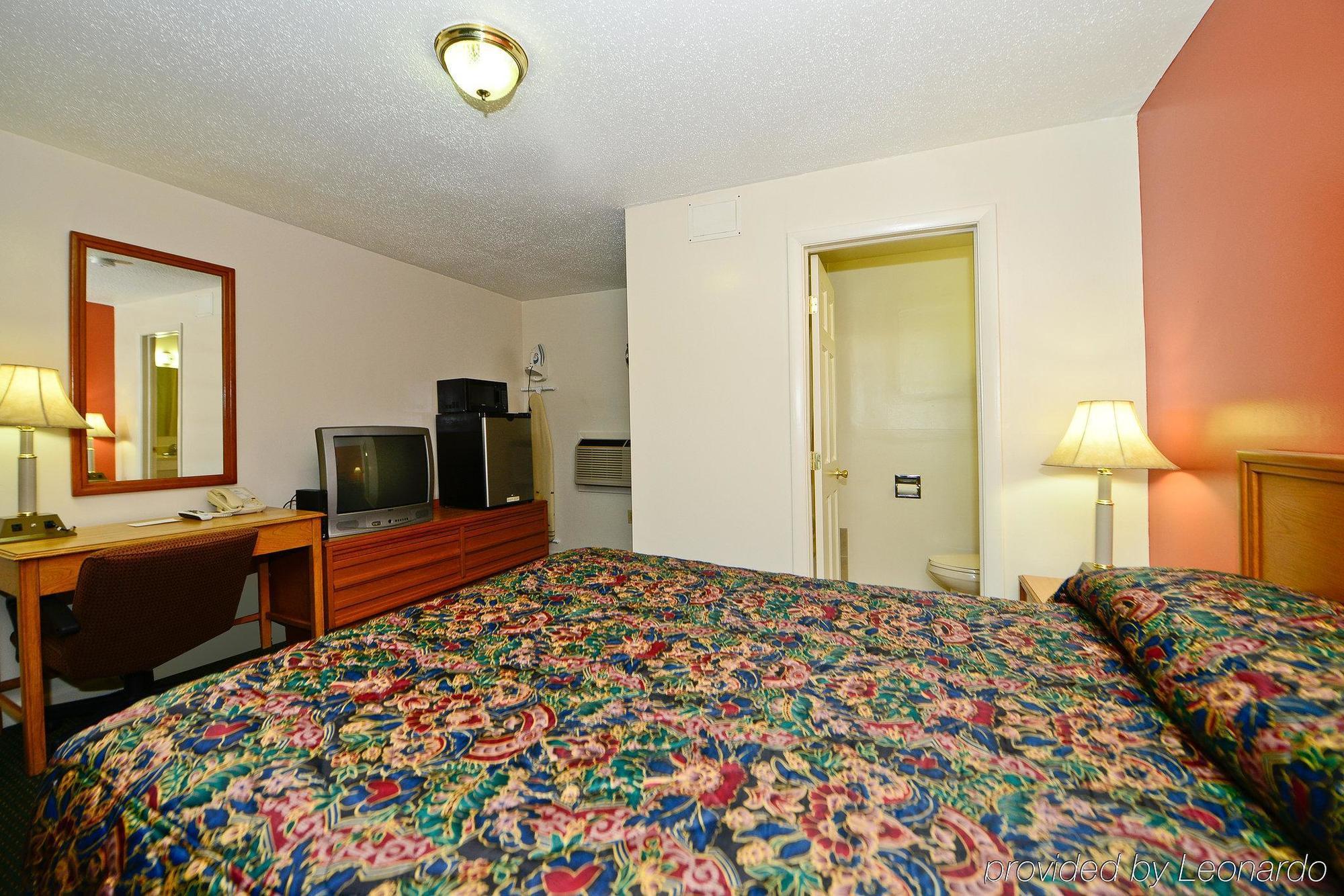 Middlefield Best Way Inn الغرفة الصورة